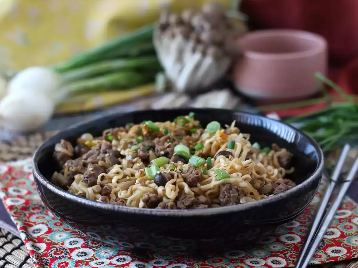 Hoe bereid je instantnoedels? Snel recept met rundvlees en champignons! - foto 3