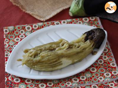 Hoe kan ik aubergines roosteren en schillen in de oven?