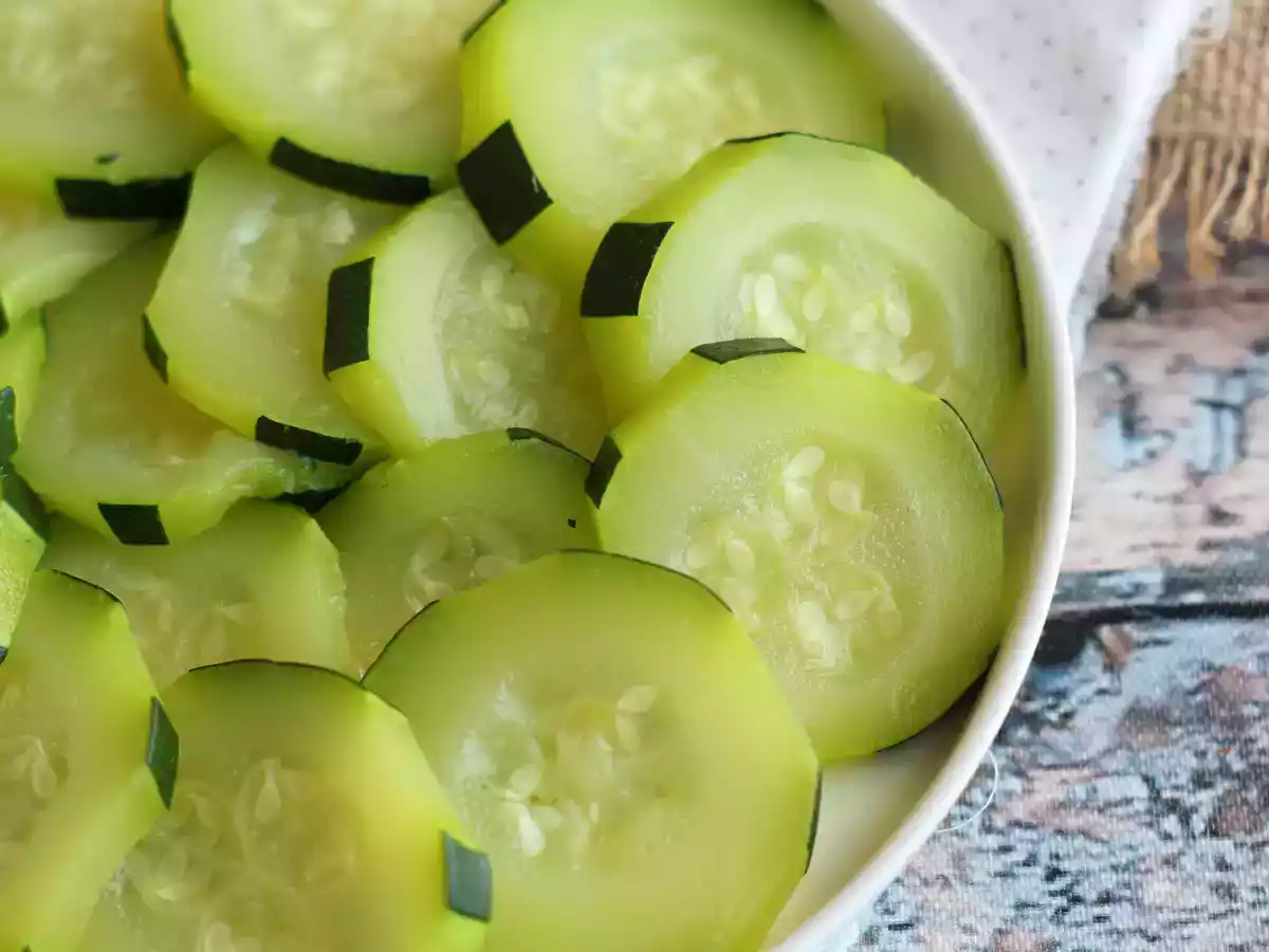 Hoe kook ik courgettes in water?