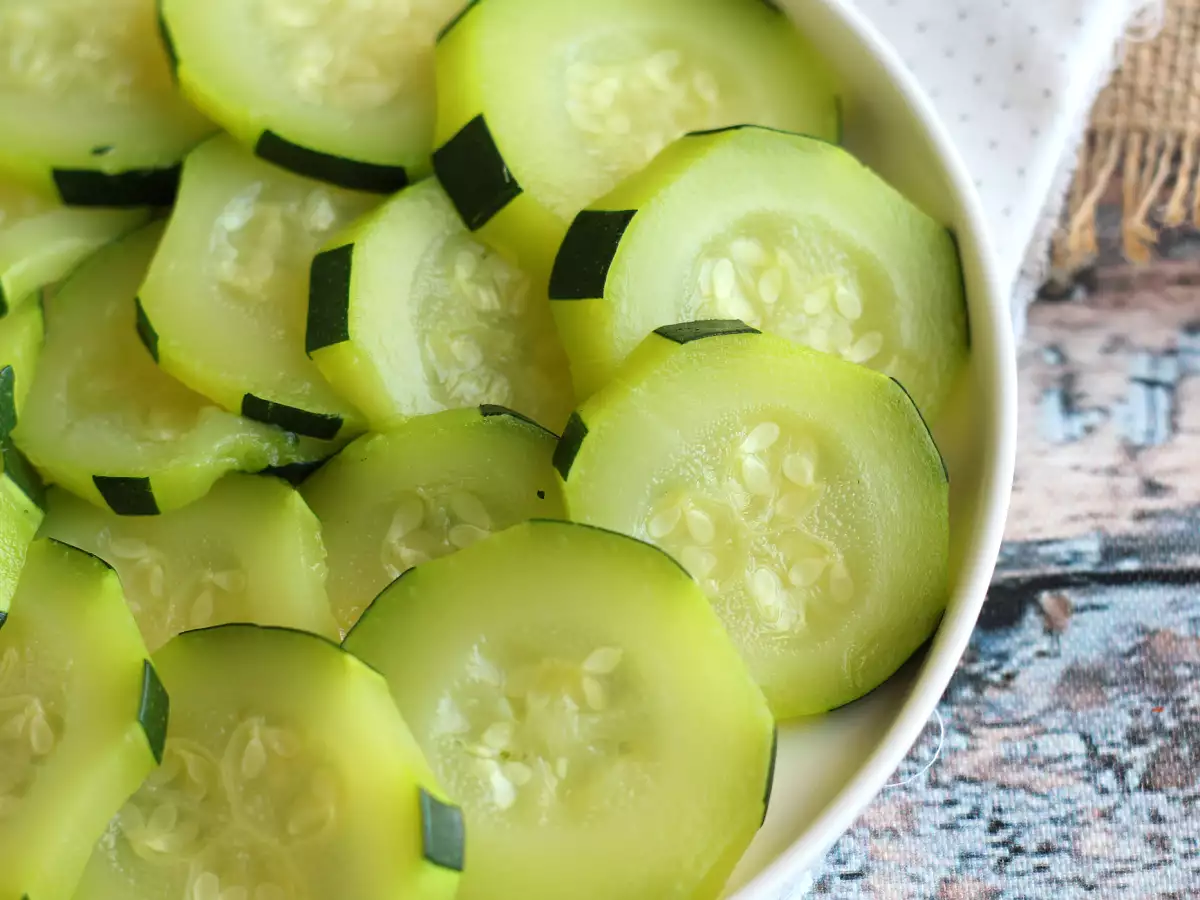 Hoe kook je courgettes in water?