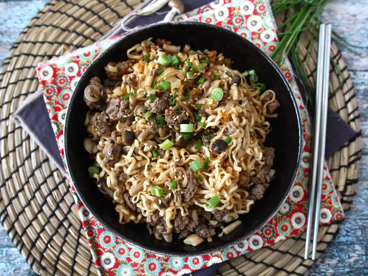 Hoe kook je instant noedels? Snel recept met rundvlees en champignons! - foto 2