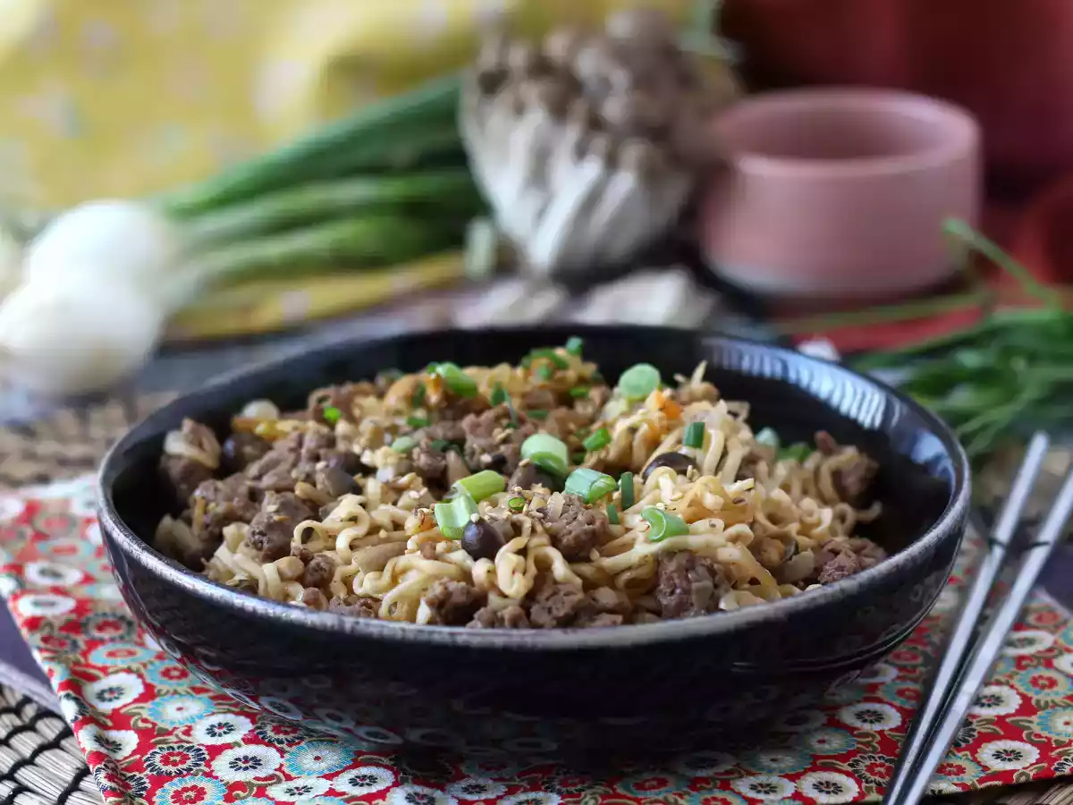 Hoe kook je instant noedels? Snel recept met rundvlees en champignons! - foto 3