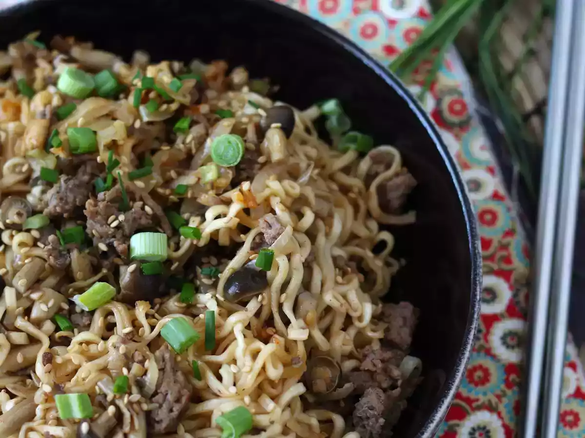 Hoe kook je instant noedels? Snel recept met rundvlees en champignons! - foto 4