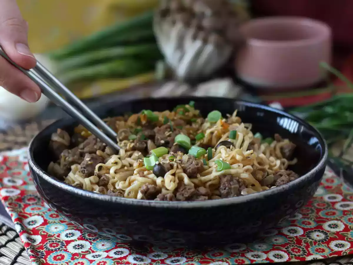 Hoe kook je instant noedels? Snel recept met rundvlees en champignons! - foto 5