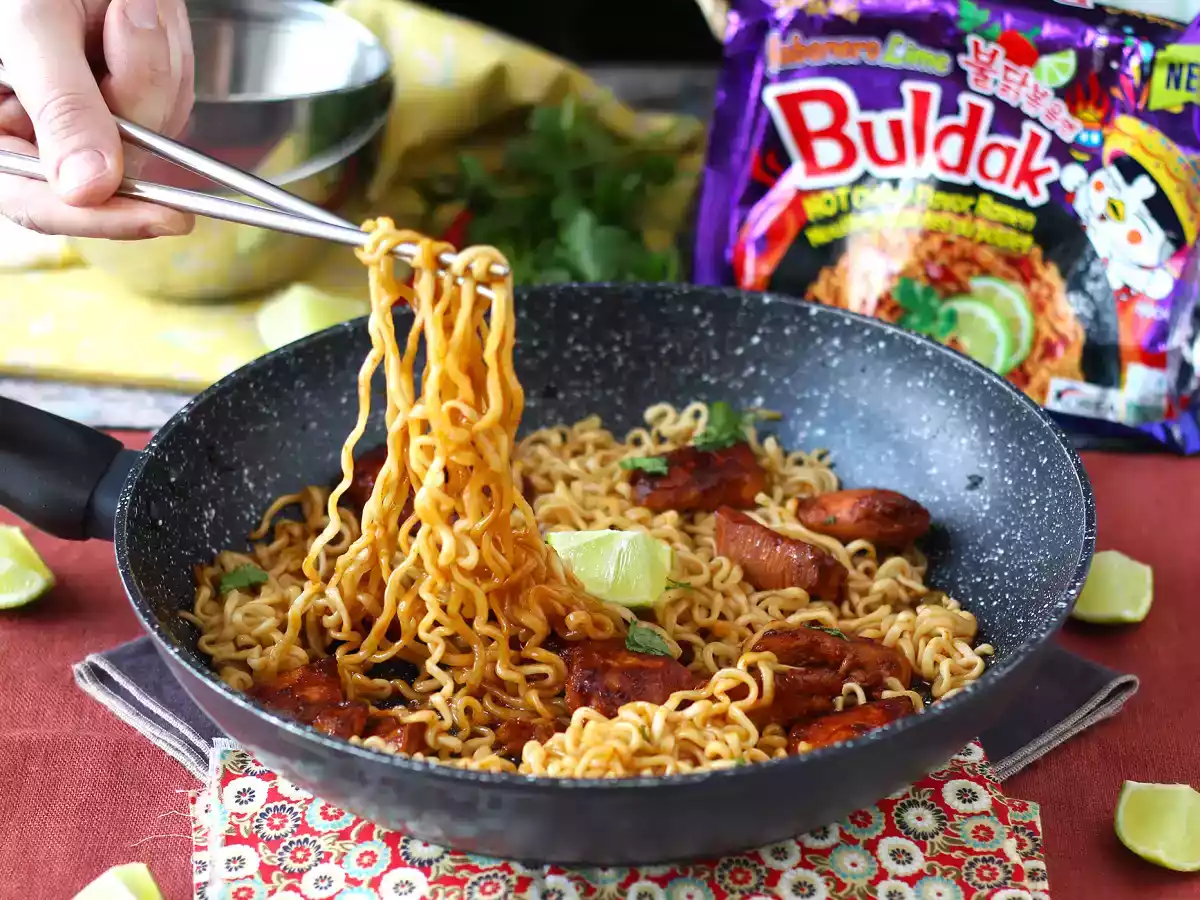 Hoe maak je buldak habanero limoen noedels, recept met gemarineerde kip!