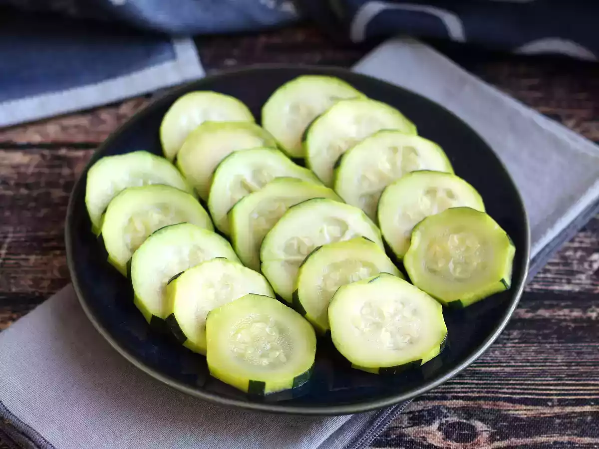 Hoe stoom ik courgettes?