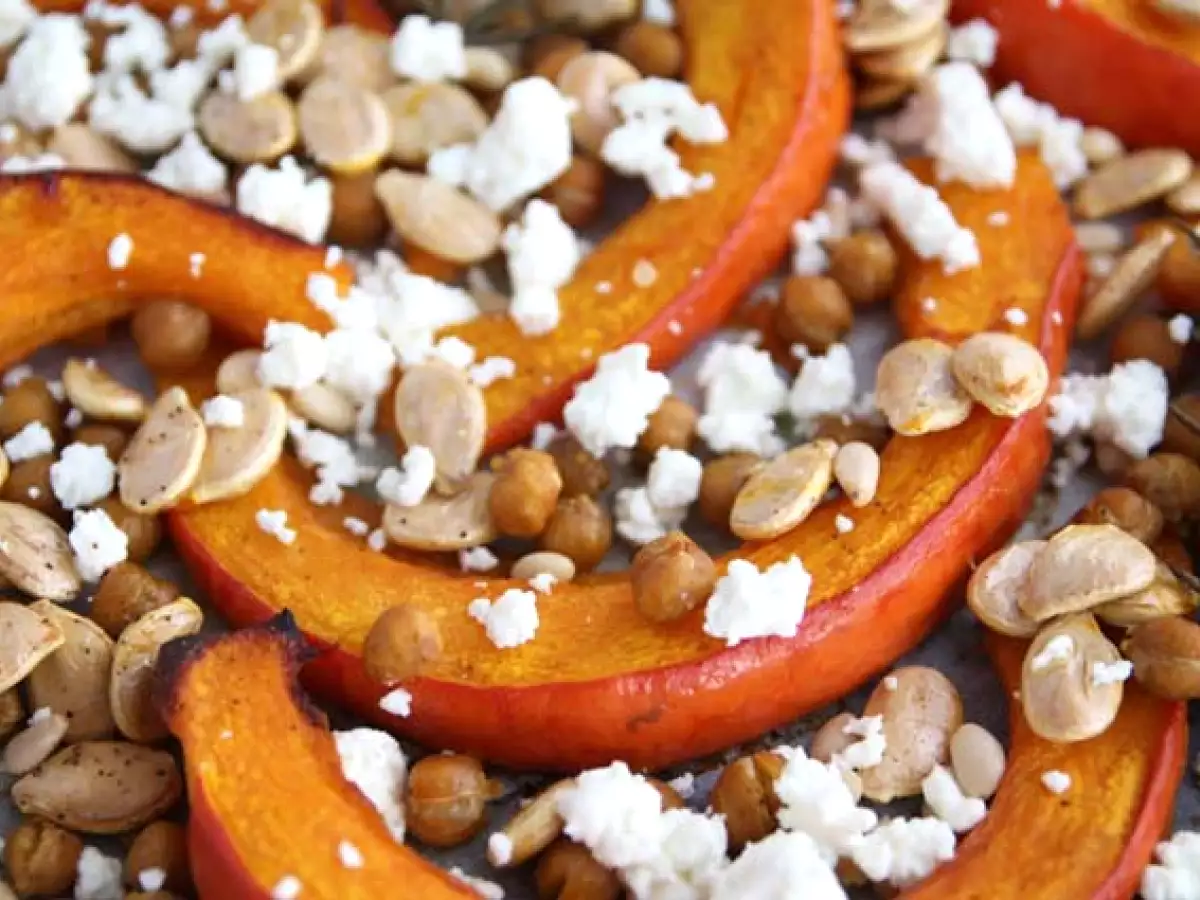 Hokkaidopompoen uit de oven met kikkererwten, rozemarijn en feta - foto 3
