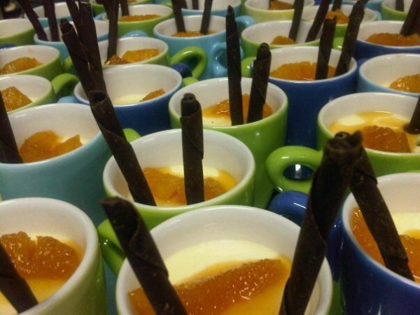 Hotel Zonne Creme van sinaasappel met donker chocolade Hotel Zonne Creme van sinaasappel met donker chocolade