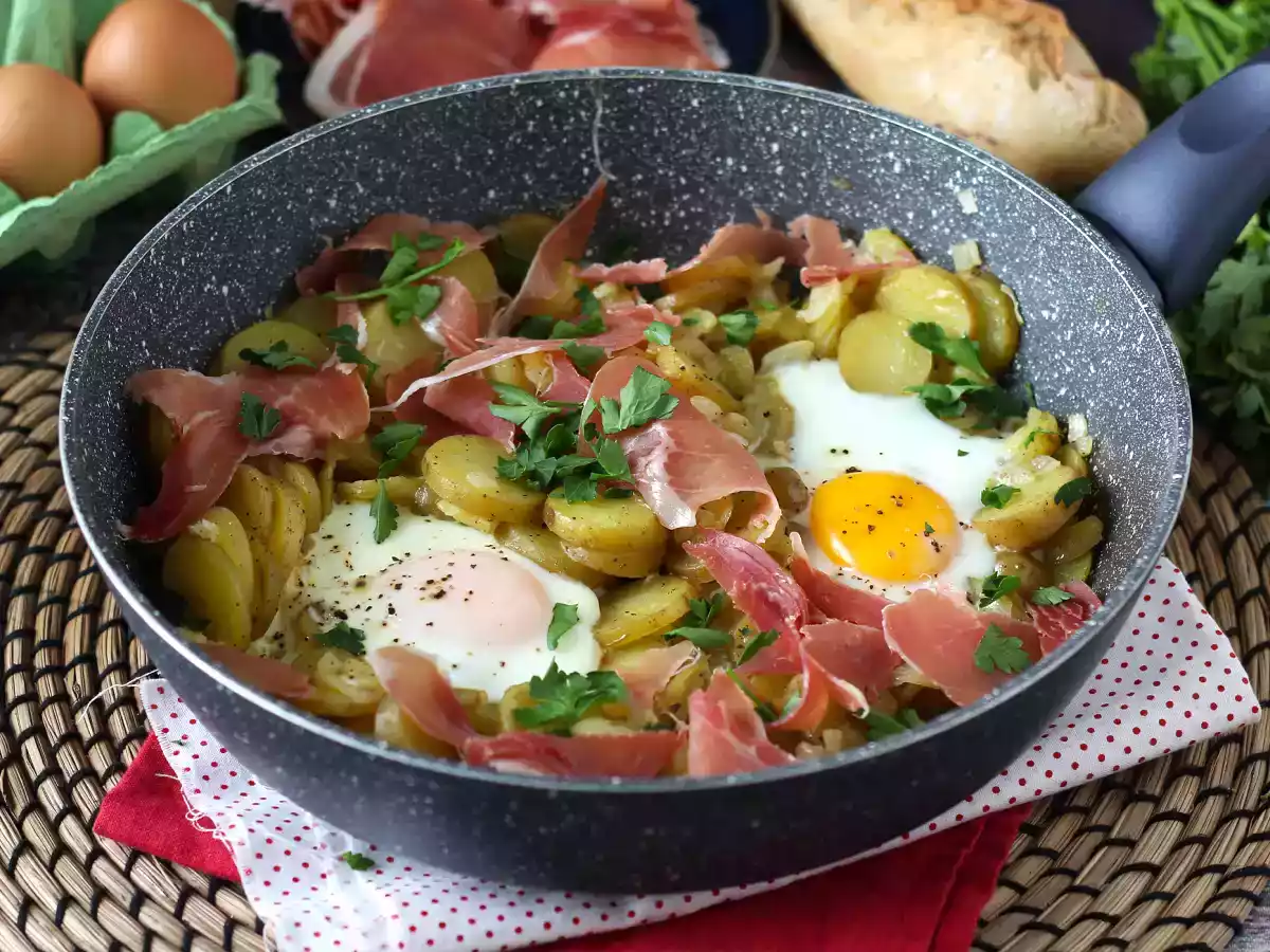 Huevos rotos, het supermakkelijke Spaanse recept op basis van aardappelen en eieren