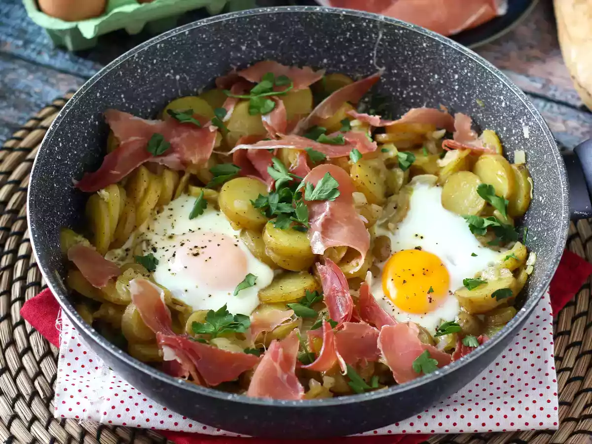 Huevos rotos, het supermakkelijke Spaanse recept op basis van aardappelen en eieren - foto 3