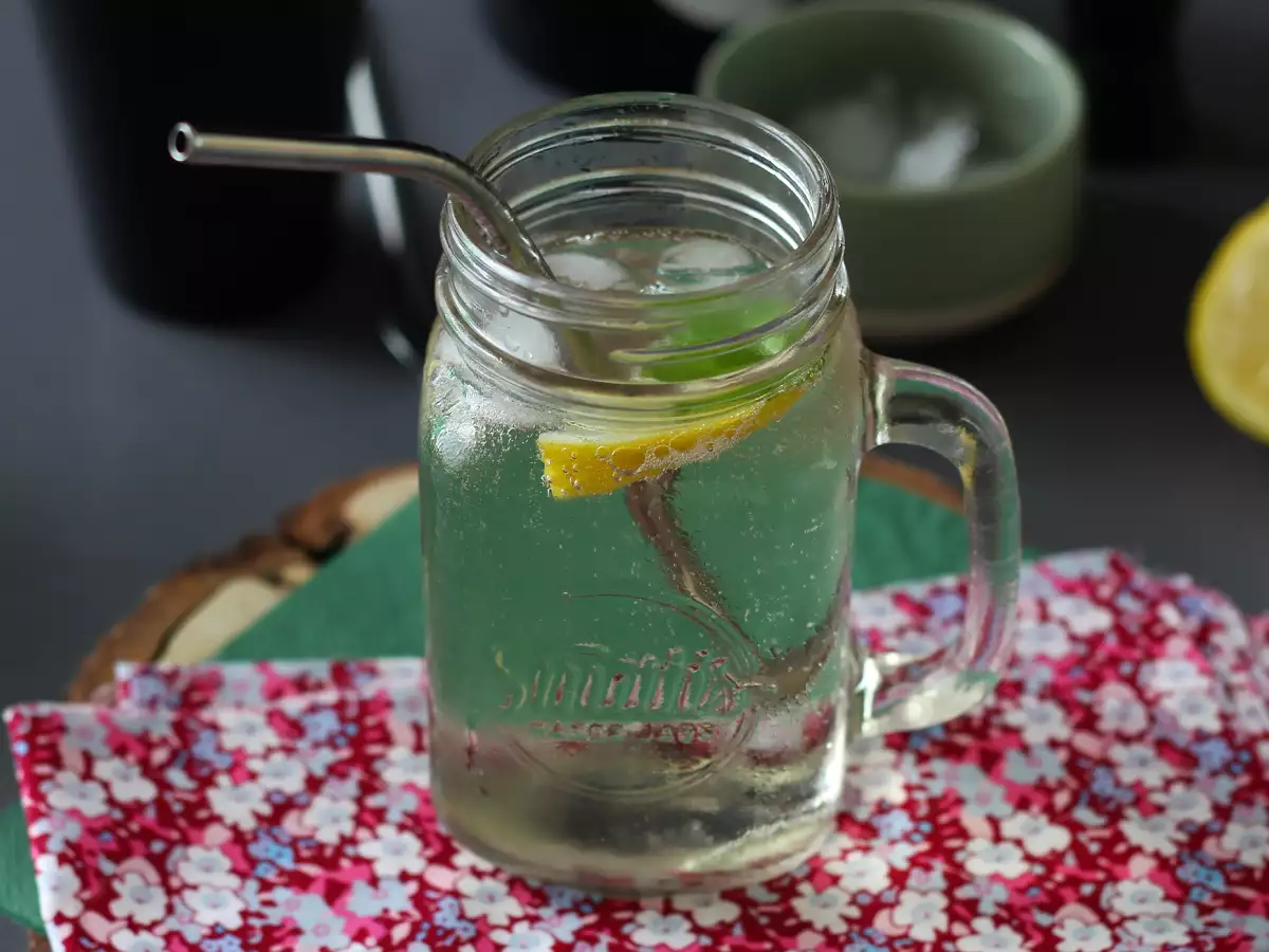 Hugo Spritz met vlierbloesemsiroop: een frisse, zoete cocktail - foto 4