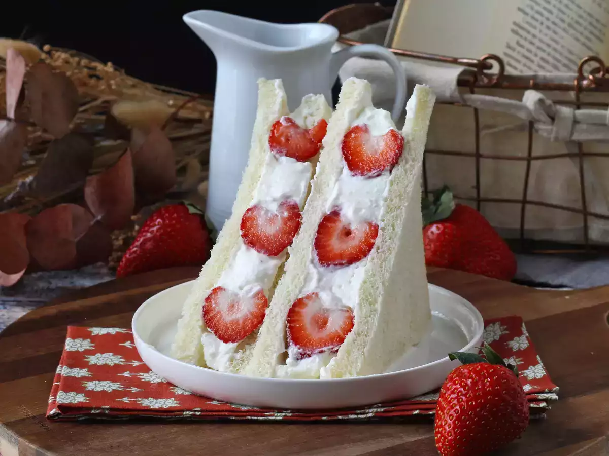 Ichigo sando, het Japanse aardbeienbroodje! - foto 2
