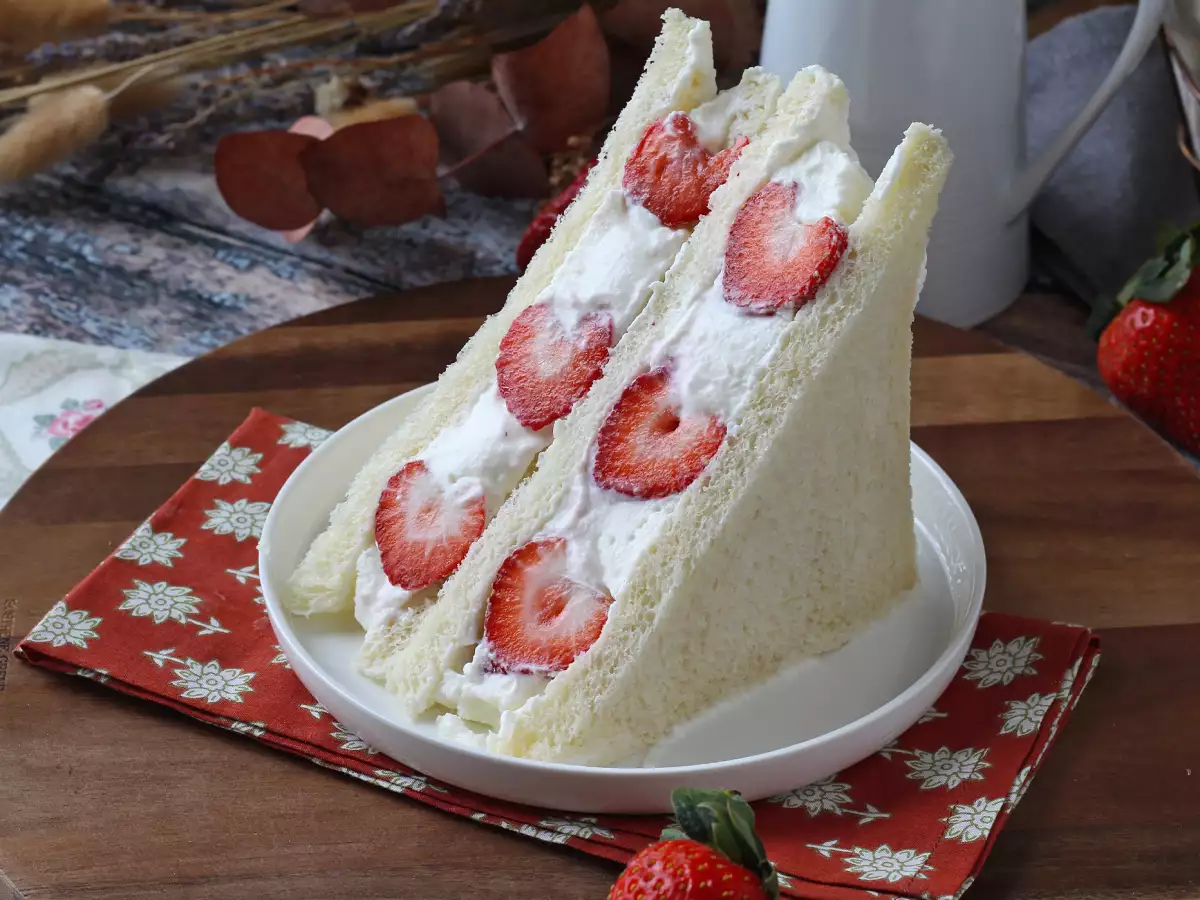 Ichigo sando, het Japanse aardbeienbroodje! - foto 6