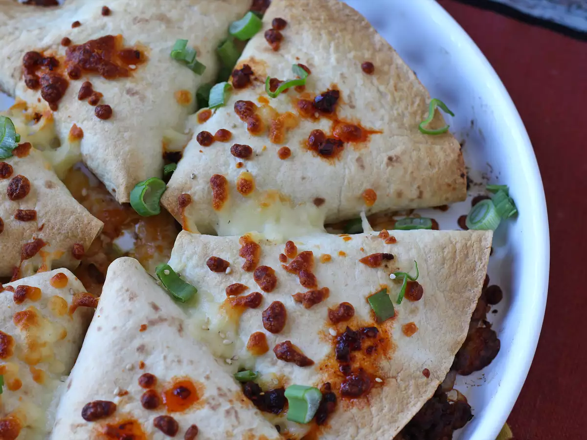 In de oven gebakken tortilla’s met pittige rundvleesvulling, op quesadilla-wijze - foto 5