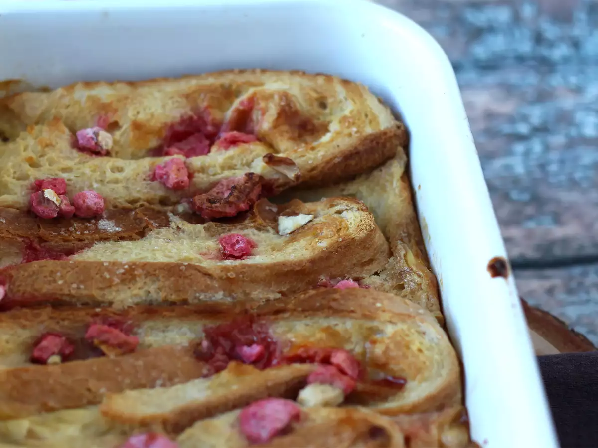 In de oven gebakken wentelteefjes met roze praliné topping, een ultra-gourmet recept - foto 3