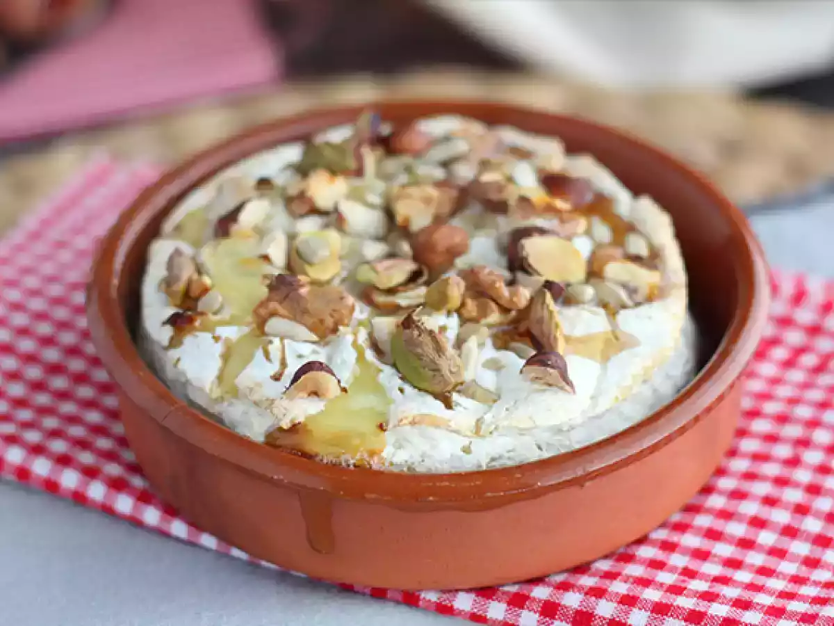 In de oven geroosterde camembert met honing en walnoten - foto 2