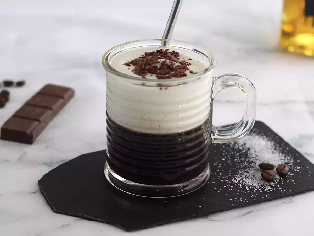 Irish Coffee (koffie met whisky en slagroom) - foto 4