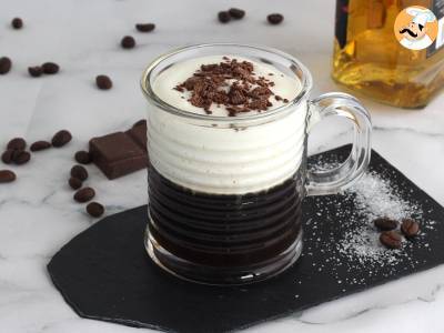 Irish Coffee (koffie met whisky en slagroom)