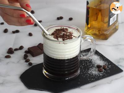 Irish Coffee (koffie met whisky en slagroom) - foto 3