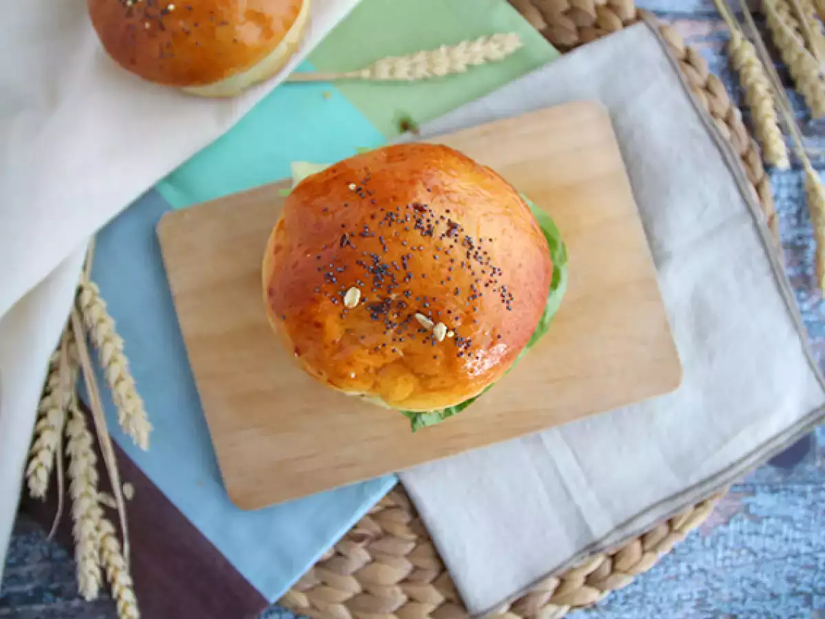Italiaanse burger met pesto, zongedroogde tomaten en mozzarella - foto 4