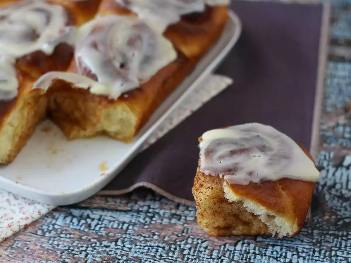Kaneelbroodjes, kaneelbrioche met vanilleglazuur - foto 4