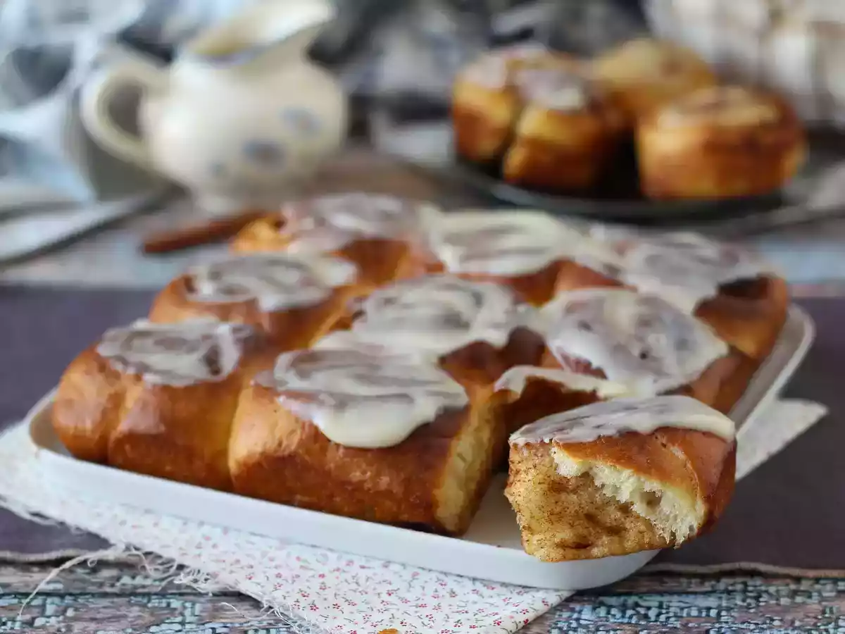 Kaneelbroodjes, kaneelbrioche met vanilleglazuur - foto 6