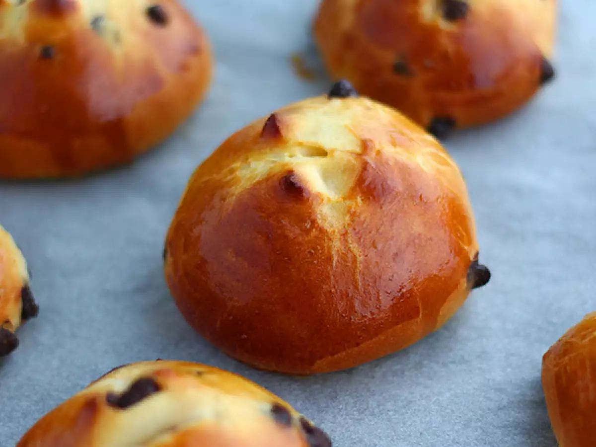 Kleine briochebroodjes met chocoladestukjes - foto 2