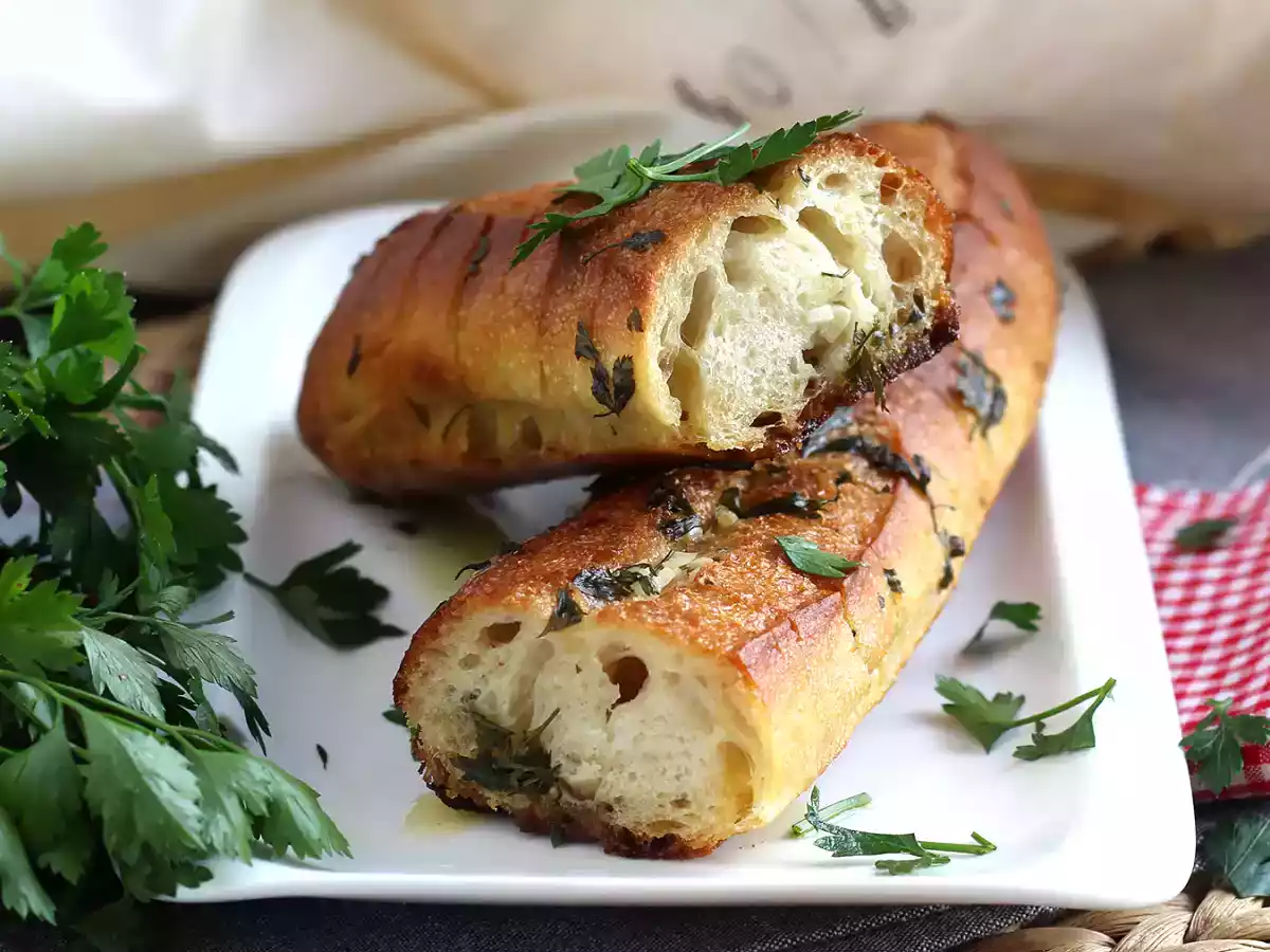Knoflook- en peterseliebrood - foto 5