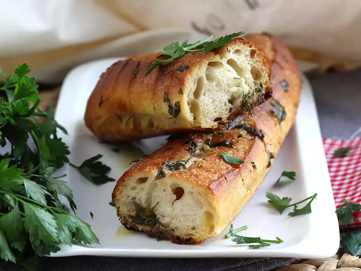 Knoflookbrood met peterselie - foto 5