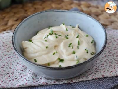 Lichte mayonaise met hardgekookte eieren en zonder olie! Perfect als je geen rauwe eieren mag eten!