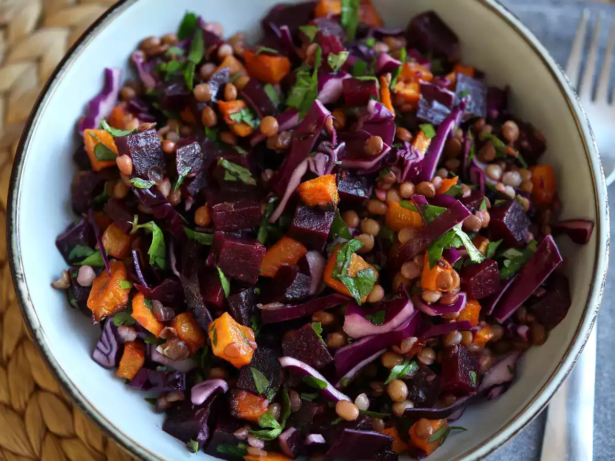 Linzensalade met flespompoen, rodekool, rode biet en peterselie (perfect voor de herfst en winter) - foto 4