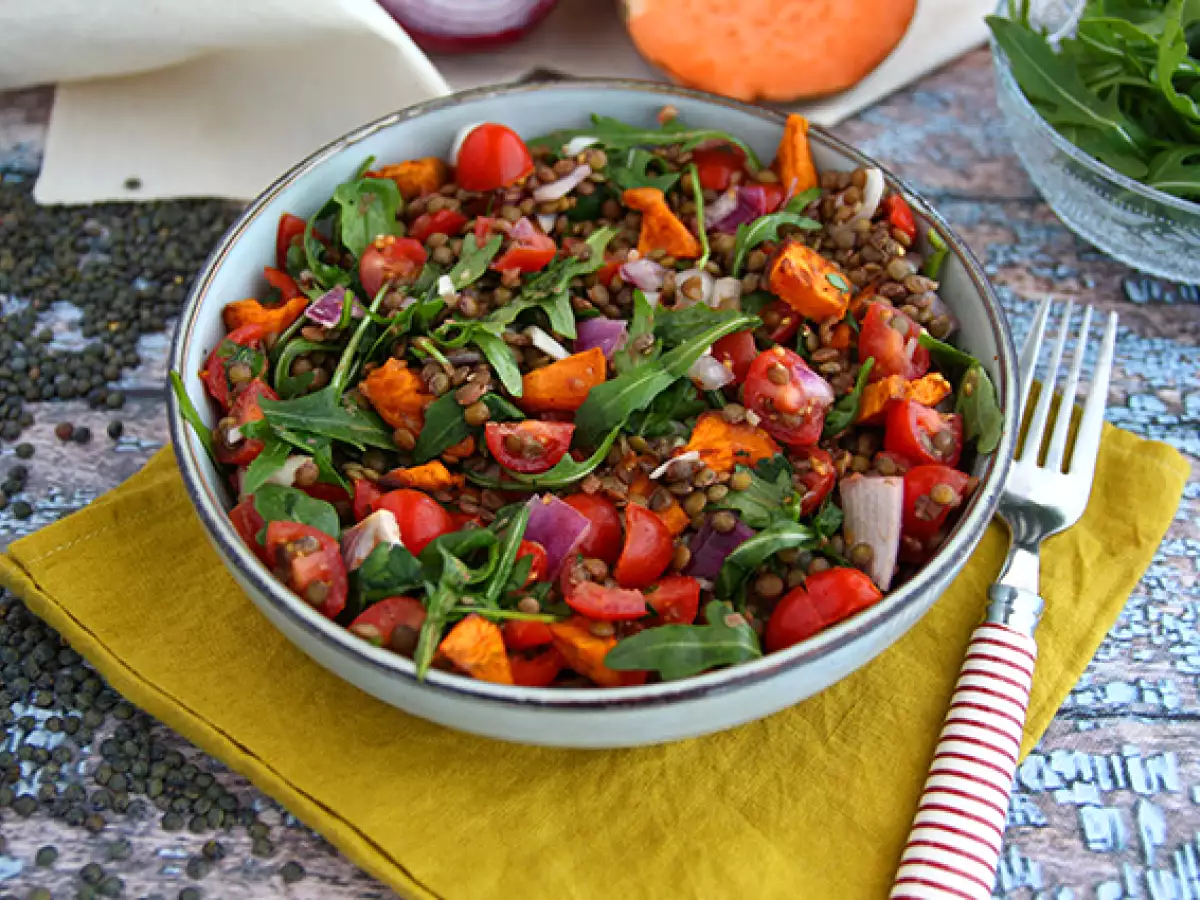 Linzensalade met zoete aardappel