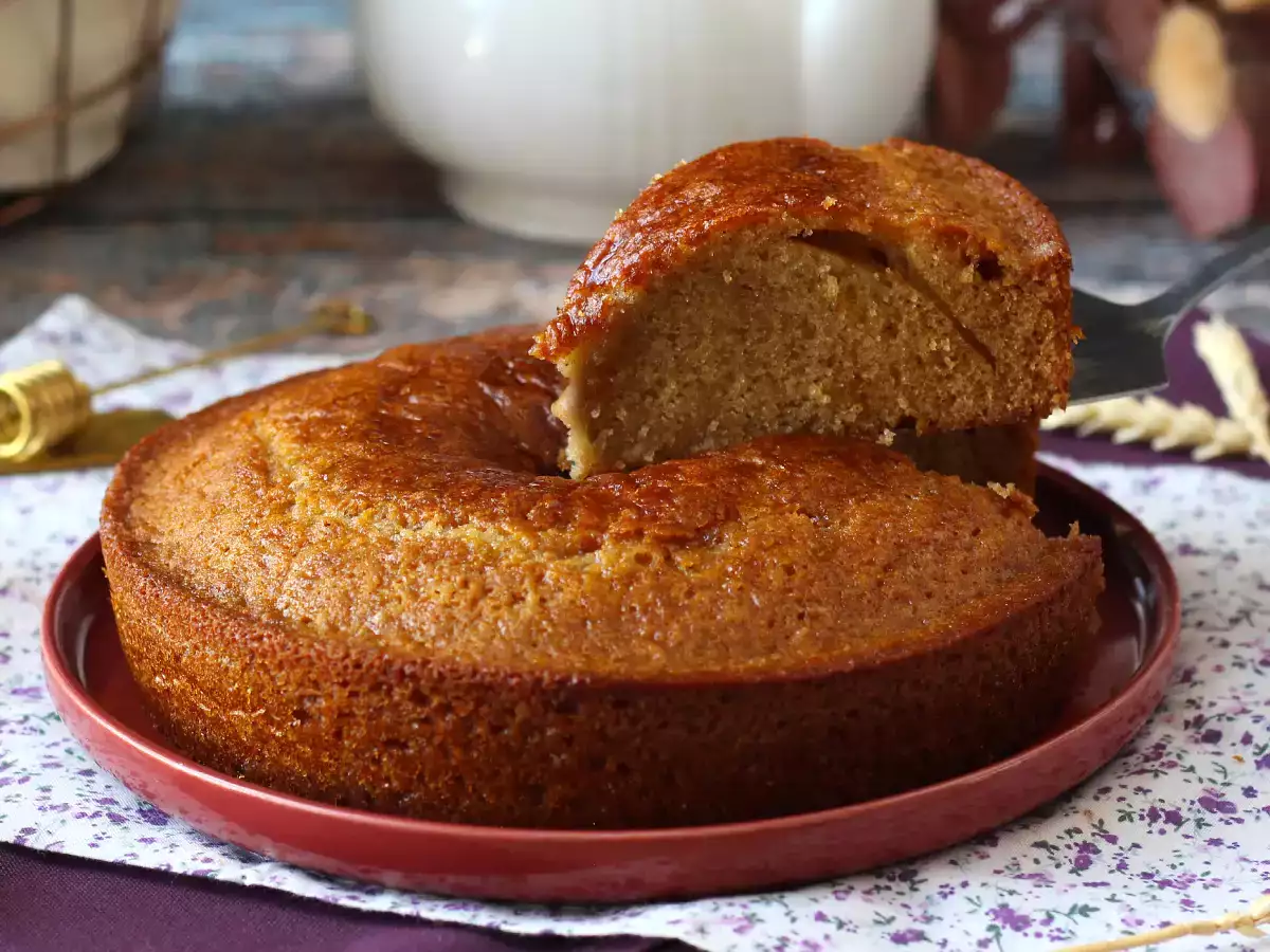 Luchtige en smeuïge honingcake: makkelijk en zonder mixer - foto 3