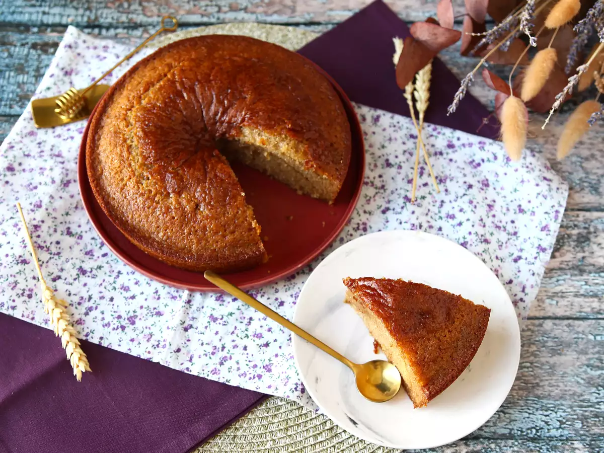 Luchtige en smeuïge honingcake: makkelijk en zonder mixer - foto 5