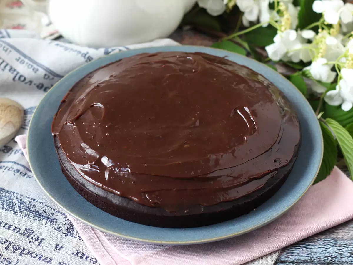 Luchtige Nega Maluca-cake met brigadeiroglazuur - foto 3