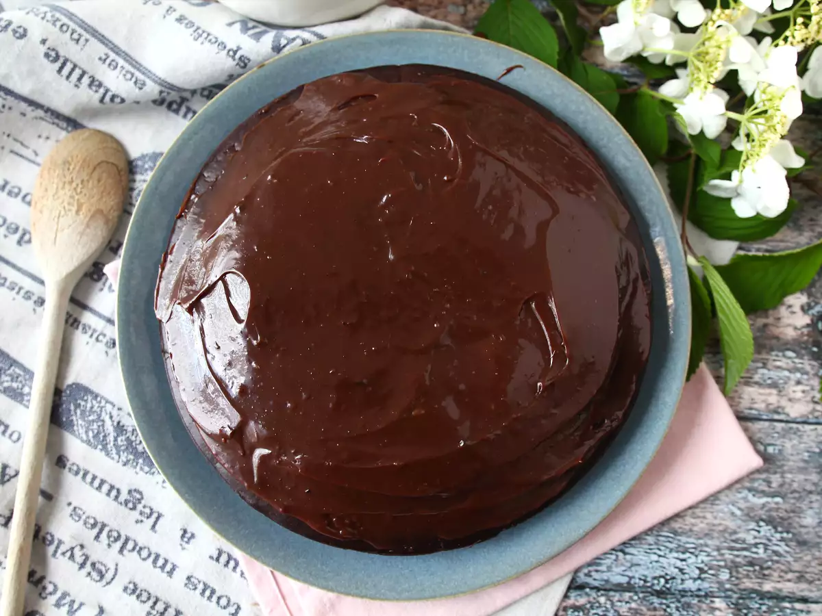 Luchtige Nega Maluca-cake met brigadeiroglazuur - foto 4