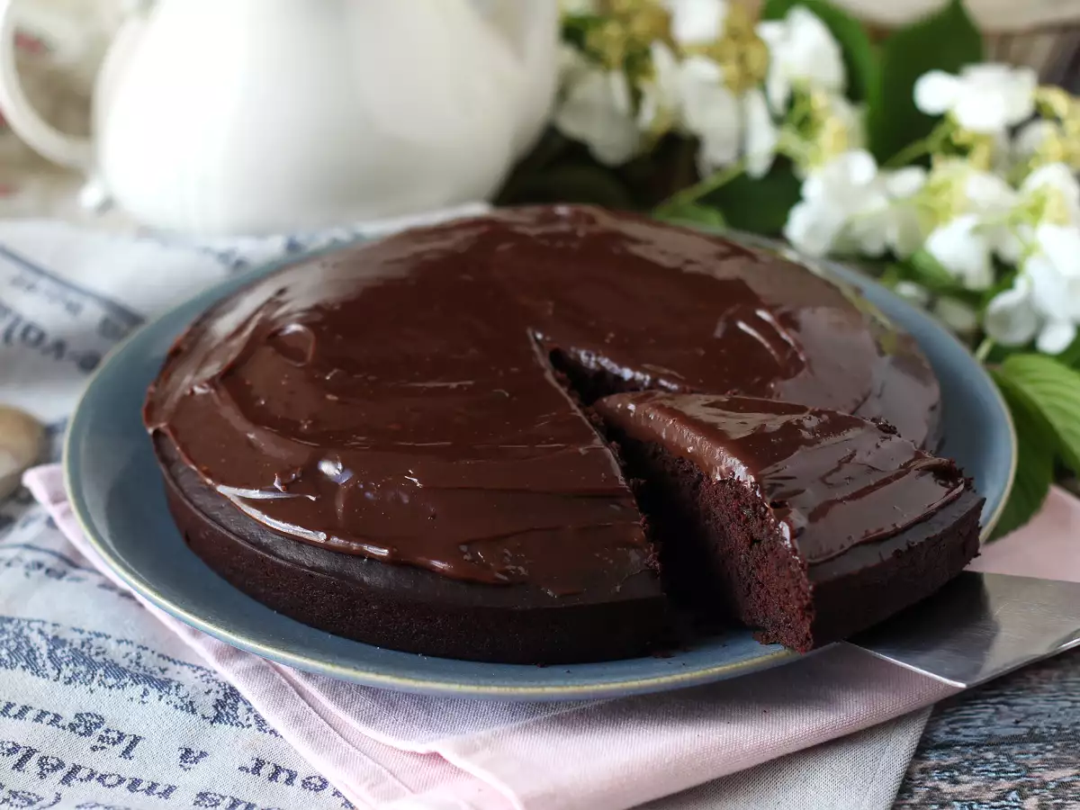 Luchtige Nega Maluca-cake met brigadeiroglazuur - foto 5