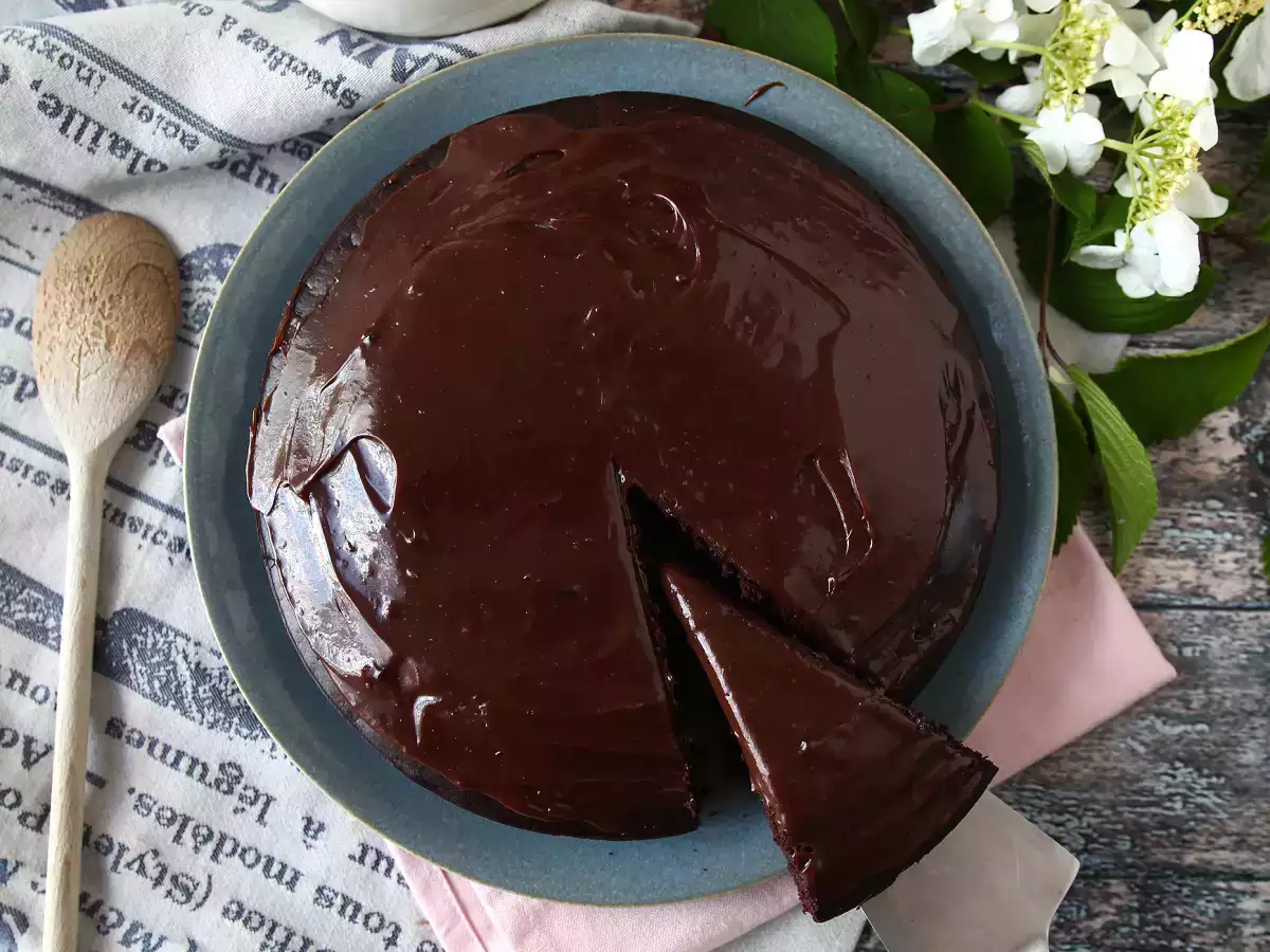 Luchtige Nega Maluca-cake met brigadeiroglazuur - foto 6