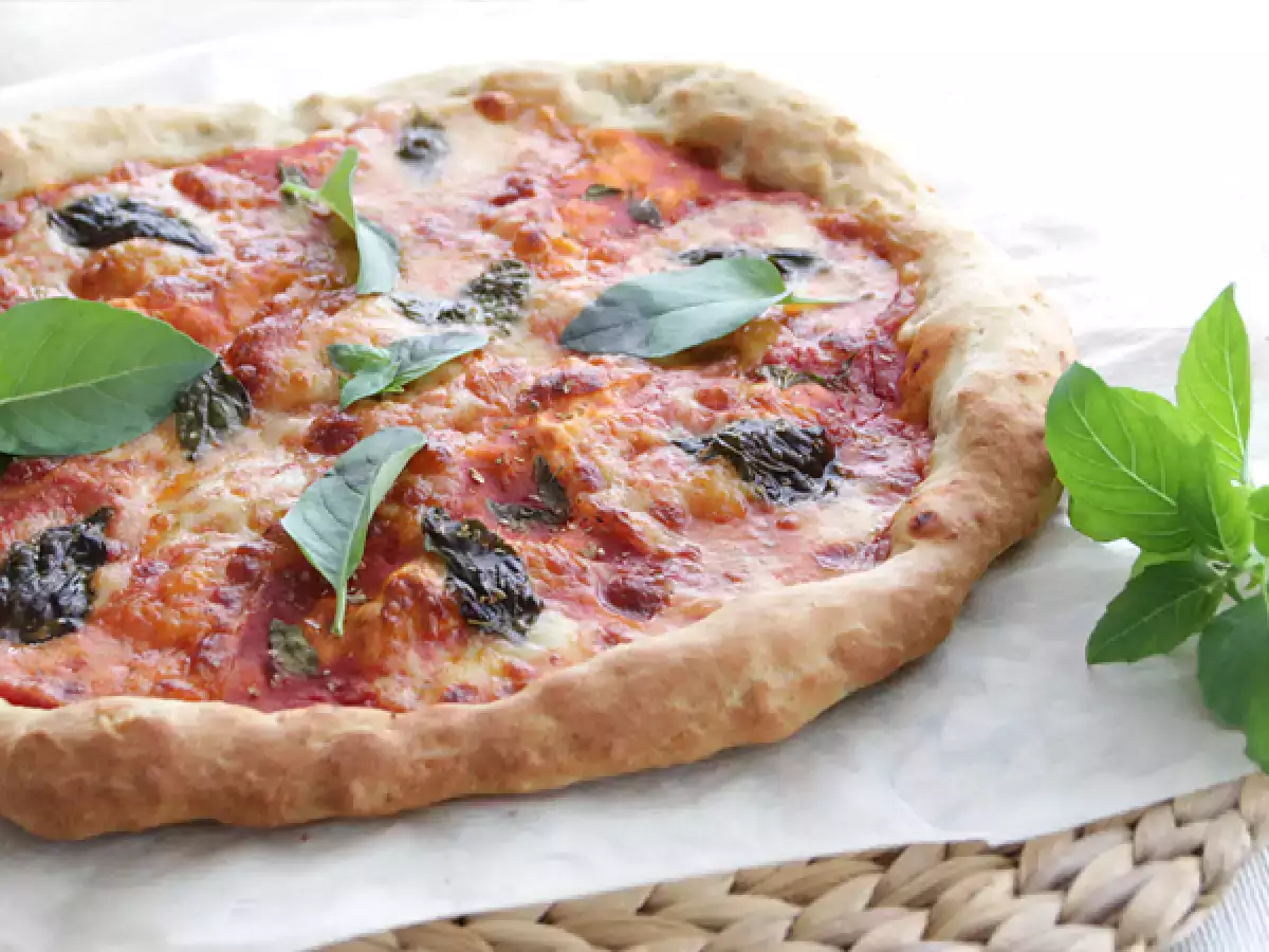 Luchtige pizza Margherita - foto 2