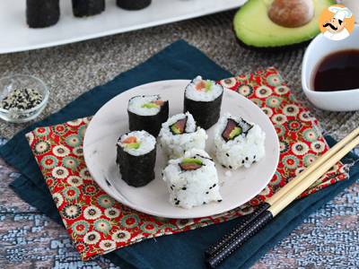 Makis met gerookte zalm en avocado