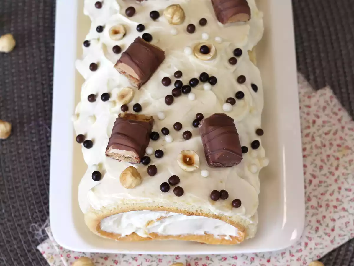 Makkelijk broodje met Kinder Bueno-smaak, perfect als verjaardagstaart of kerststol! - foto 3