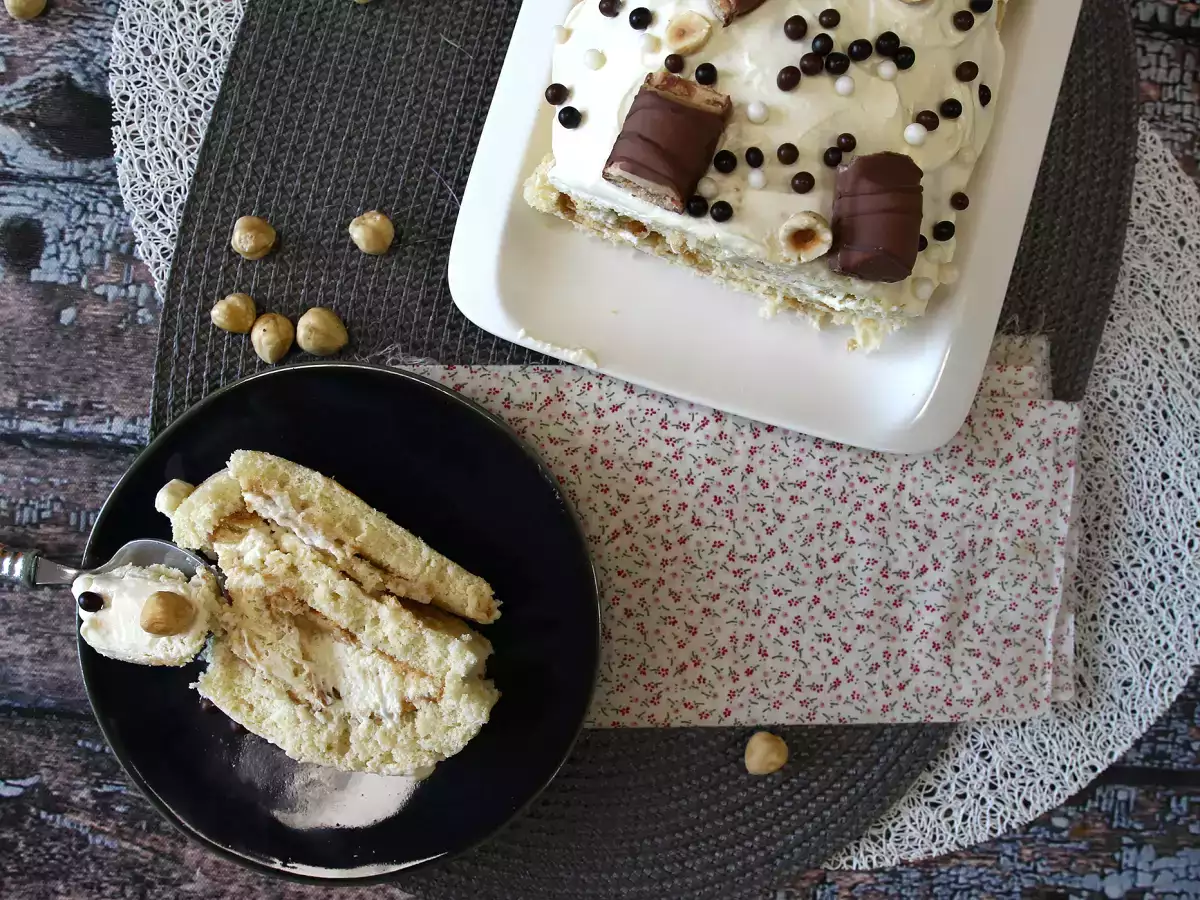 Makkelijke Kinder Bueno-rolcake, perfect als verjaardagstaart of kerststronk! - foto 2