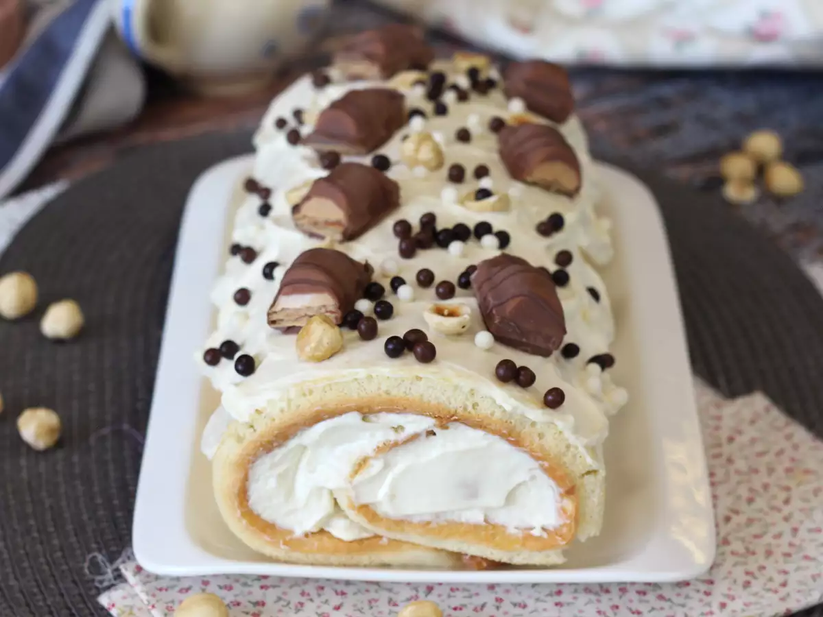Makkelijke Kinder Bueno-rolcake, perfect als verjaardagstaart of kerststronk! - foto 6