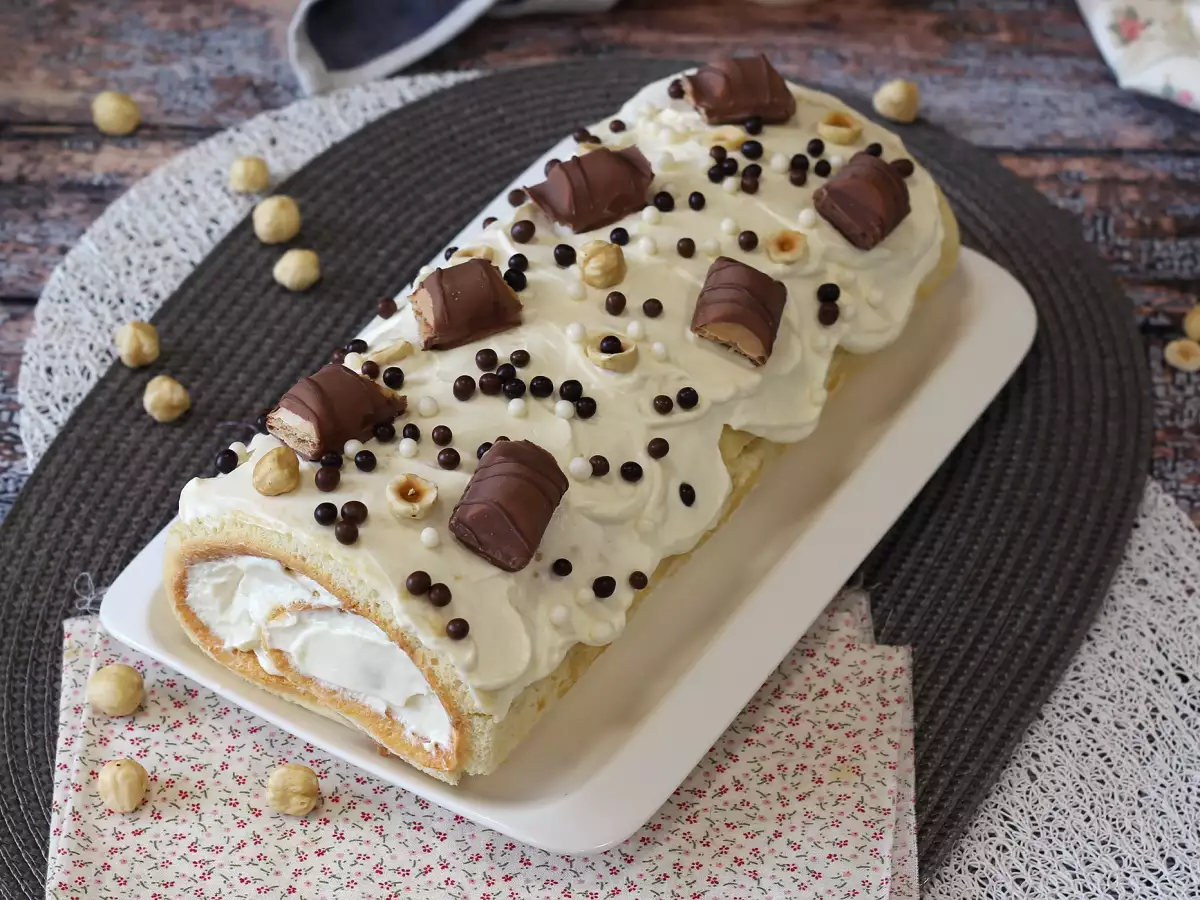 Makkelijke Kinder Bueno-rolcake, perfect als verjaardagstaart of kerststronk! - foto 8