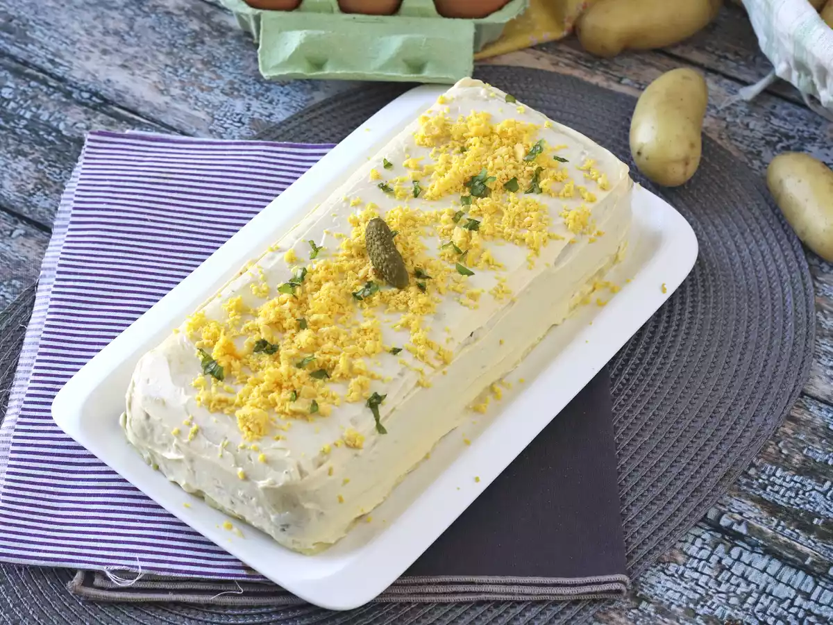 Makkelijke no-bake koude aardappeltaart met tonijn en mayonaise - foto 3