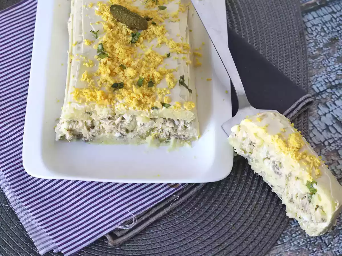 Makkelijke no-bake koude aardappeltaart met tonijn en mayonaise - foto 4