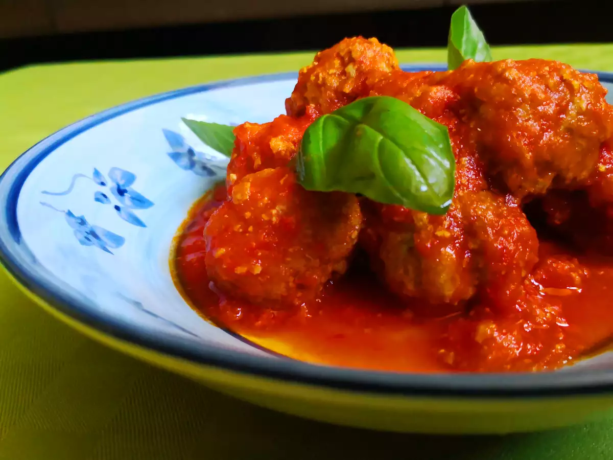 Malse en smaakvolle gehaktballetjes in tomatensaus - foto 2