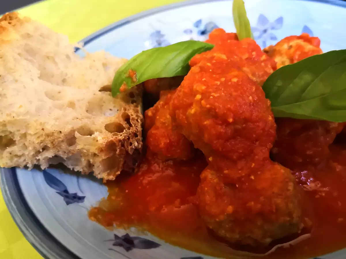 Malse en smaakvolle gehaktballetjes in tomatensaus - foto 4