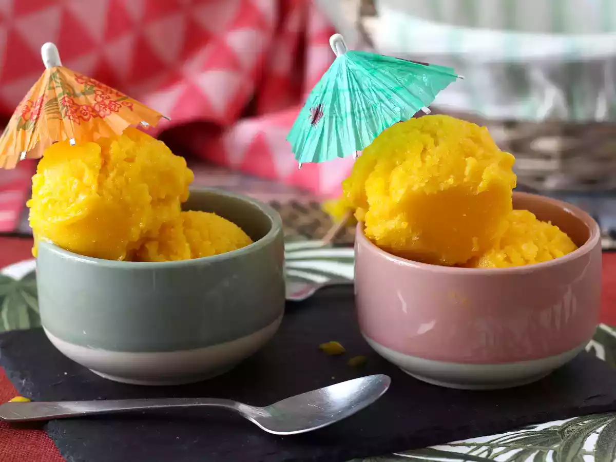 Mango en limoensorbet met slechts 3 ingrediënten, klaar om te eten in 5 minuten!