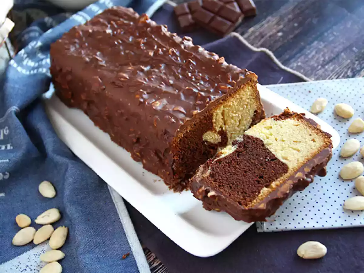Marmeren biscuit met amandelglazuur